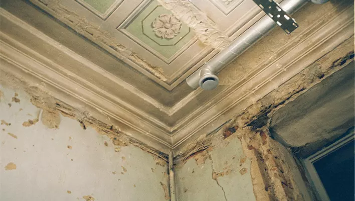 Cleaning Mold From the Bathroom Ceiling